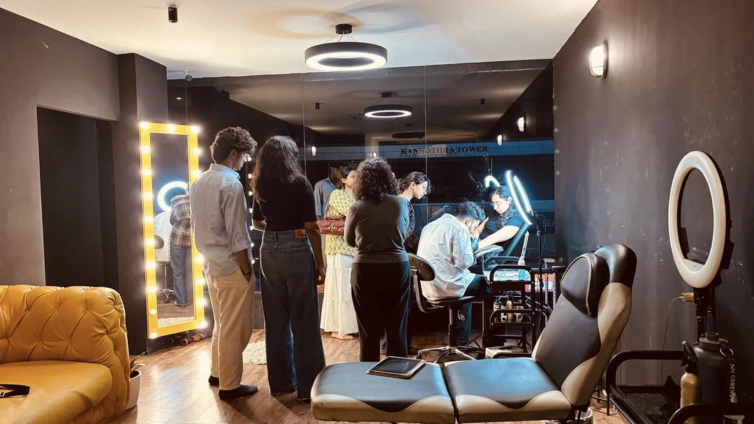 Tattoo Studio Ambience